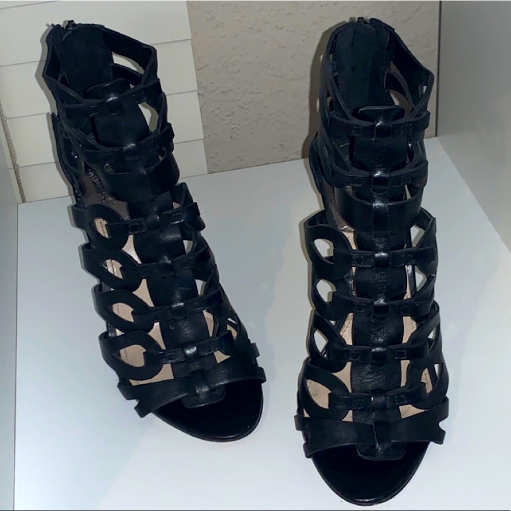 Black strappy open-toe heels 😍